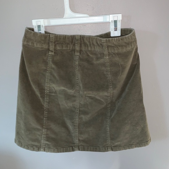 Army green button suede skirt - Picture 2 of 2